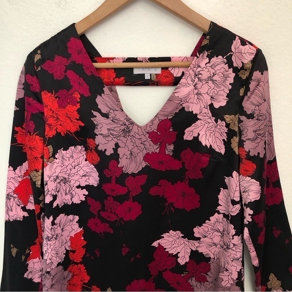 1. State Floral Long Sleeve Shift - Picture 3 of 11